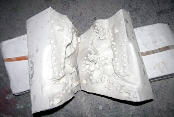 如何避免模具硅膠制品破裂？